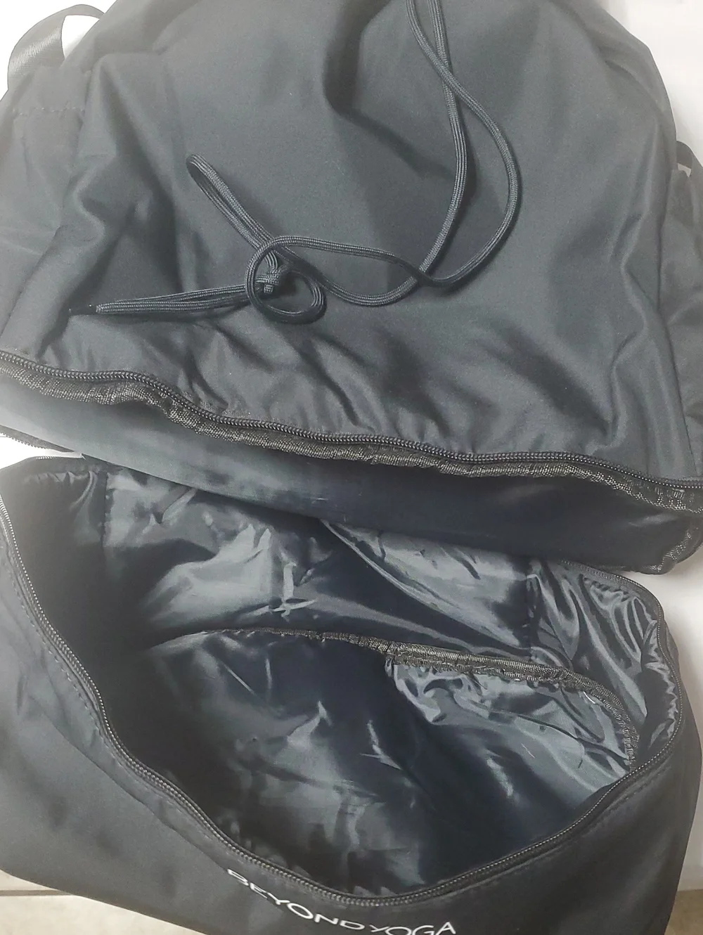 BEYOND YOGA Black Convertible Gym Bag Nylon Shoulder Tote-Backpack Travel School